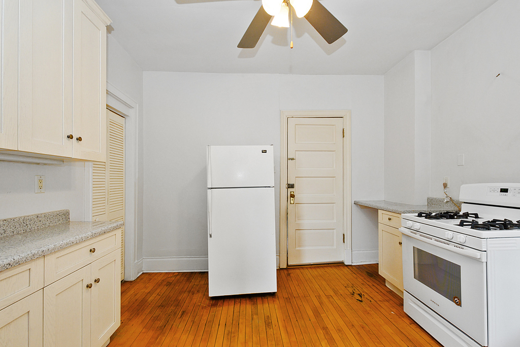 620 E 112th Street - Photo 8