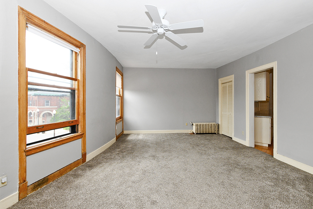 620 E 112th Street - Photo 4