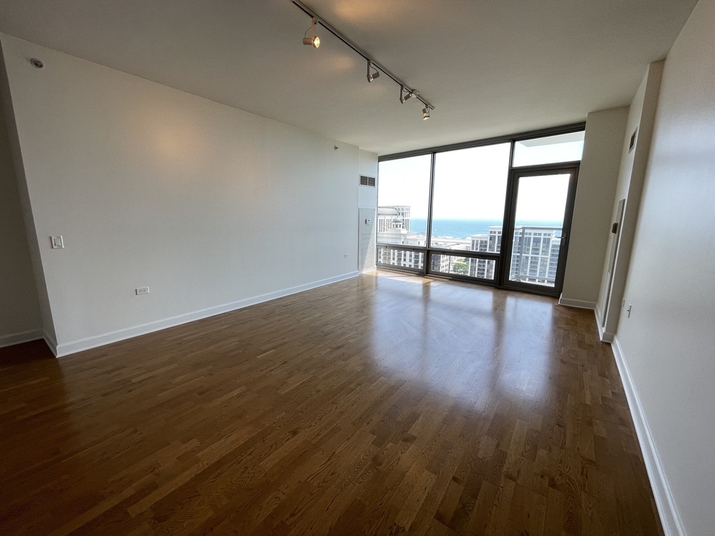 100 E 14th Street - Photo 3