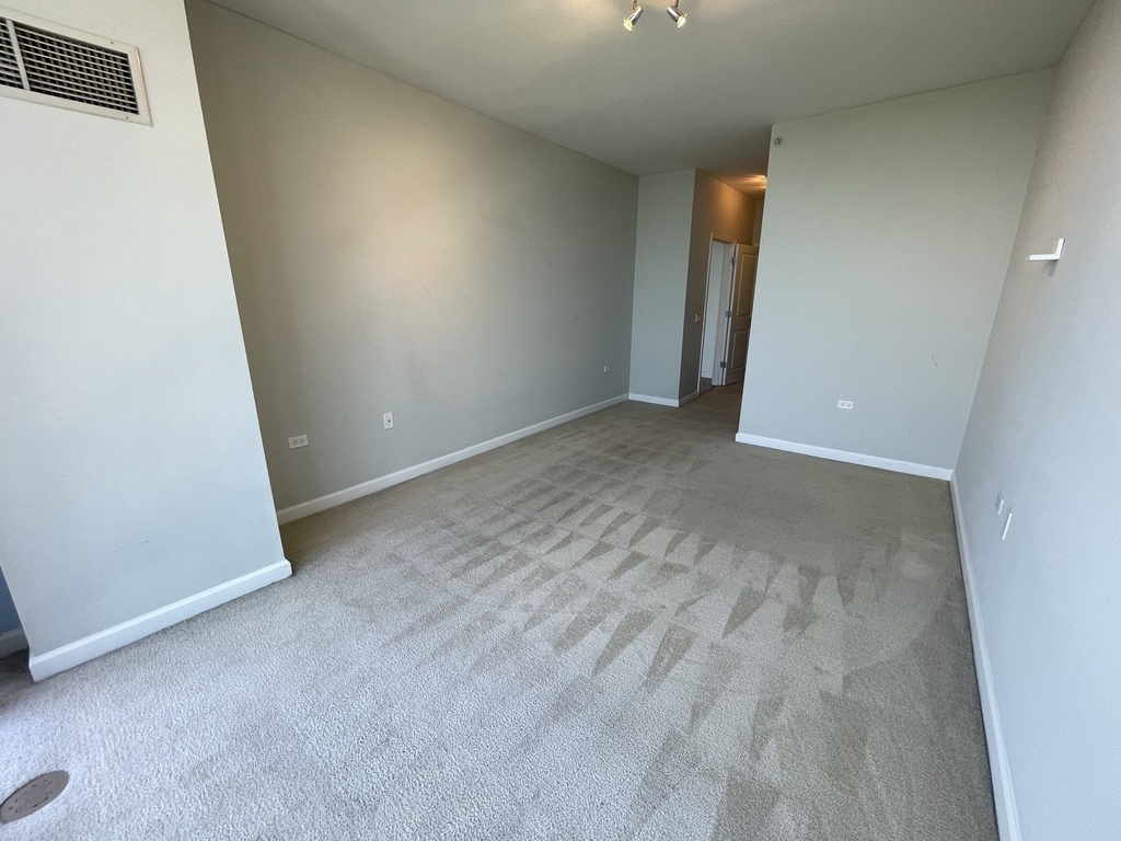100 E 14th Street - Photo 15