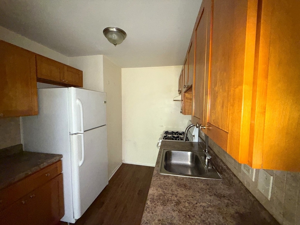 5720 East Avenue - Photo 3