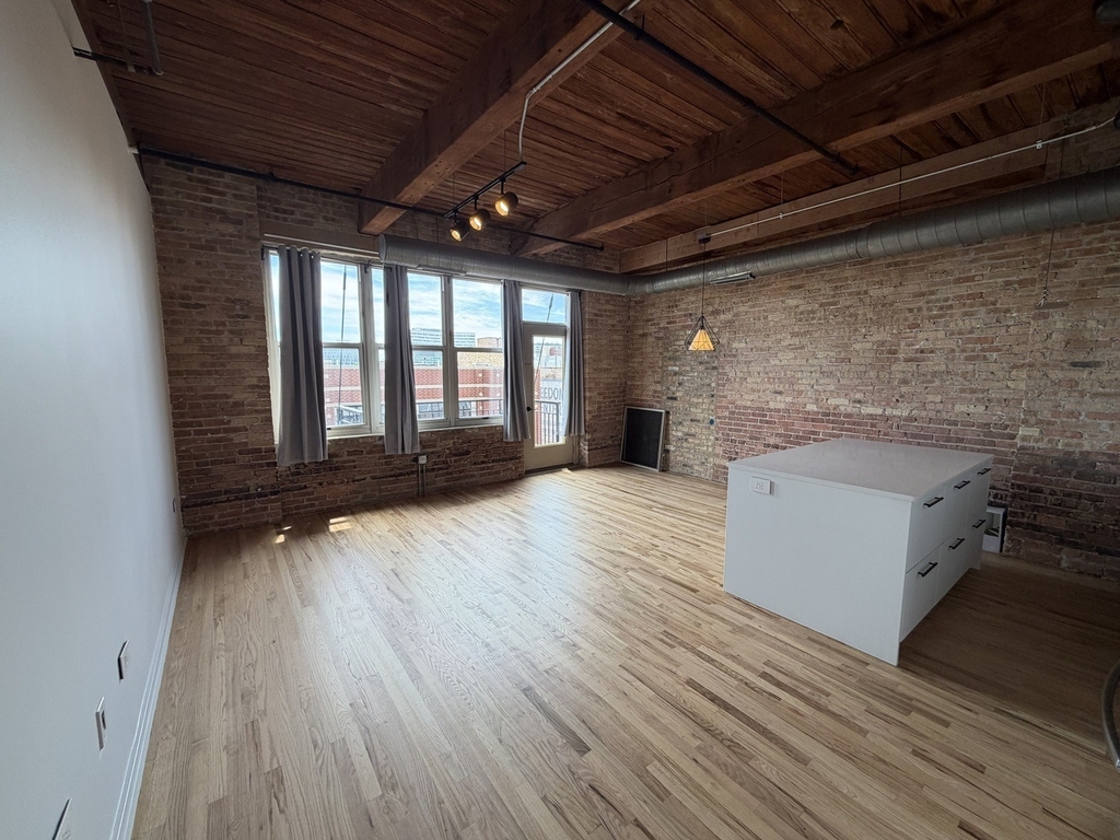 1500 W Monroe Street - Photo 2