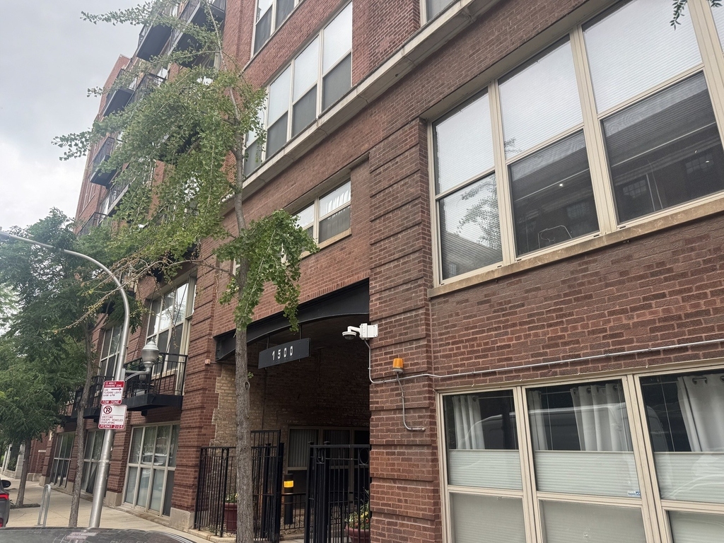 1500 W Monroe Street - Photo 0