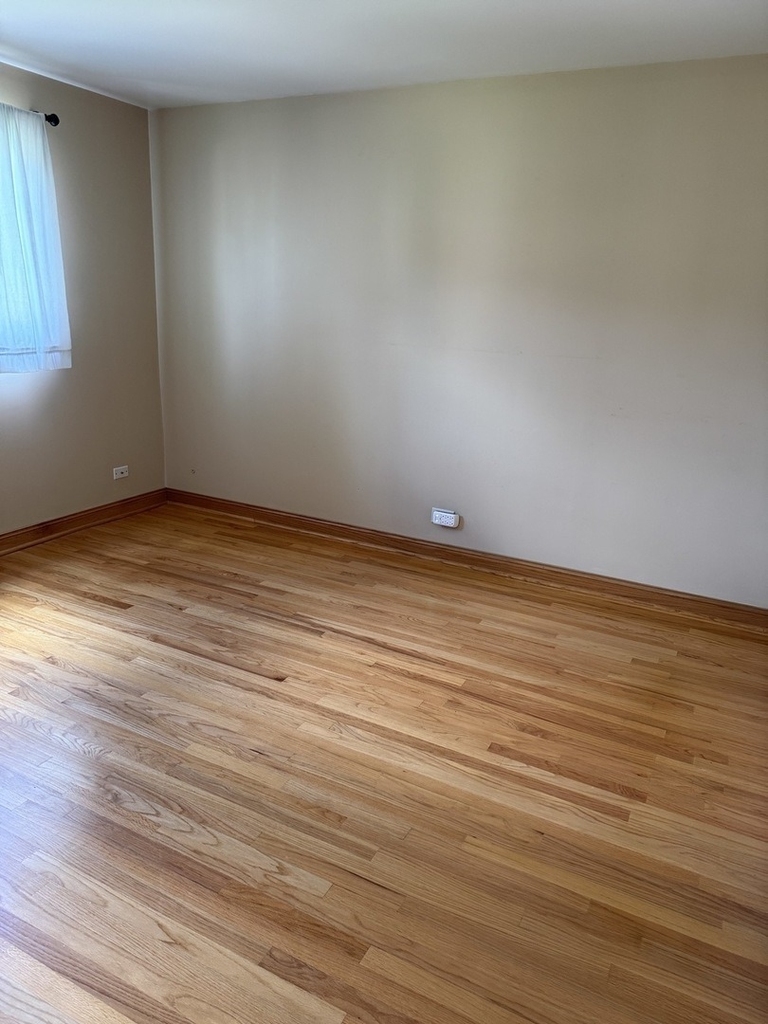 8841 N Chester Avenue - Photo 5