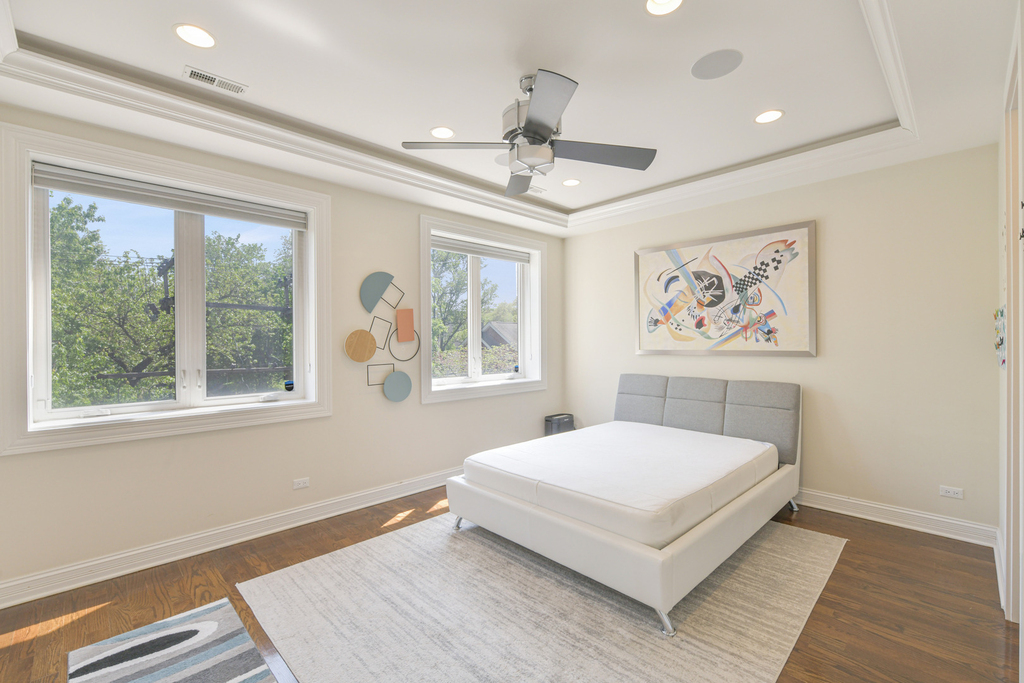 2223 W Wabansia Avenue - Photo 11