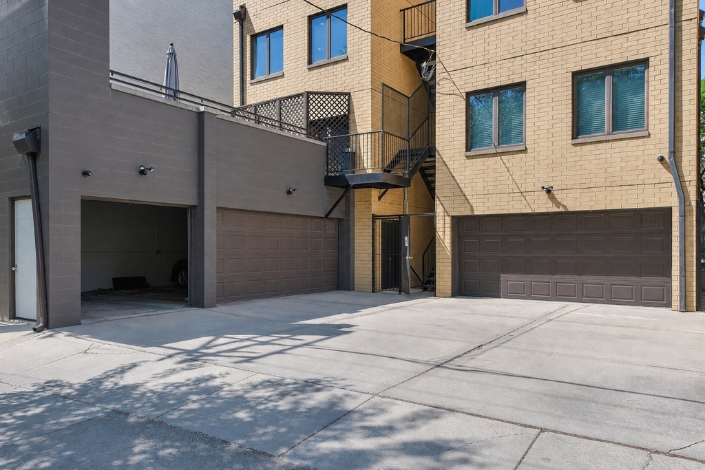 2223 W Wabansia Avenue - Photo 21