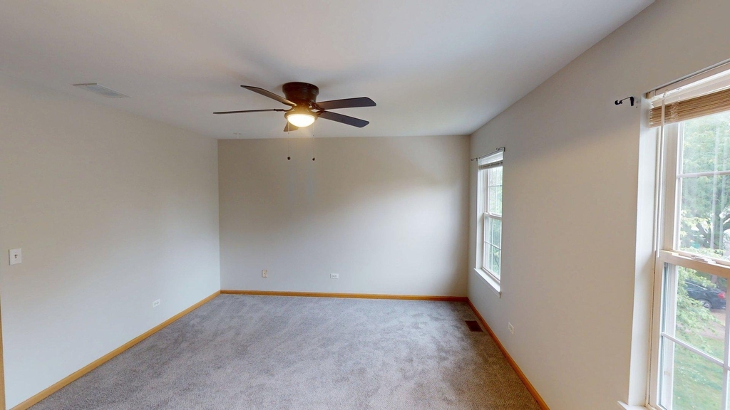 2529 Stonybrook Drive - Photo 9