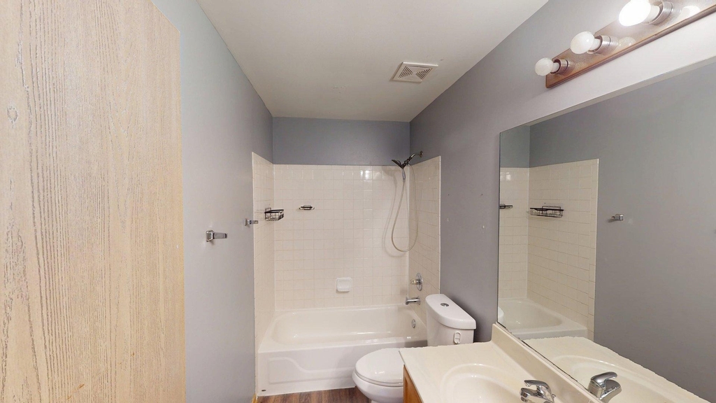 2529 Stonybrook Drive - Photo 10