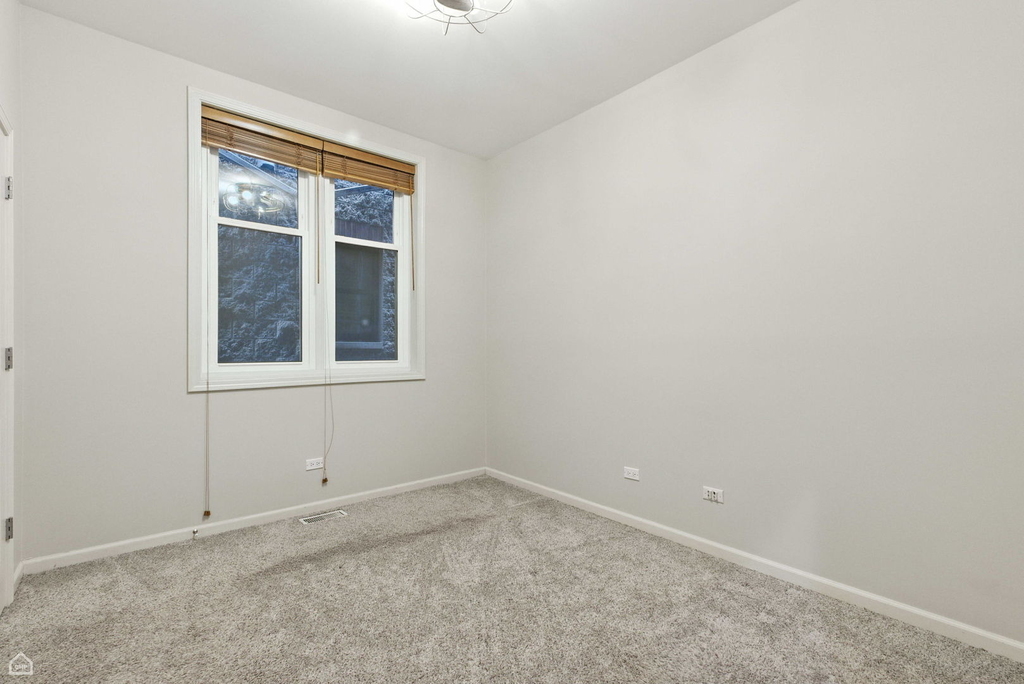 860 W Buckingham Place - Photo 19