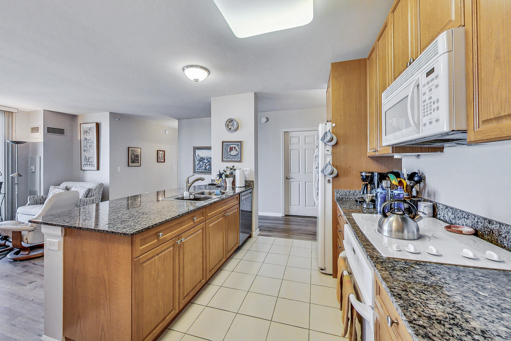 807 Davis Street - Photo 8