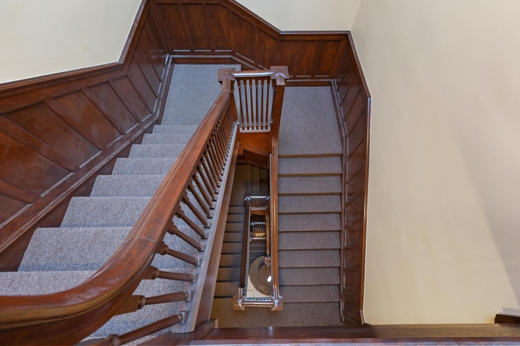 444 E 48th Street - Photo 8