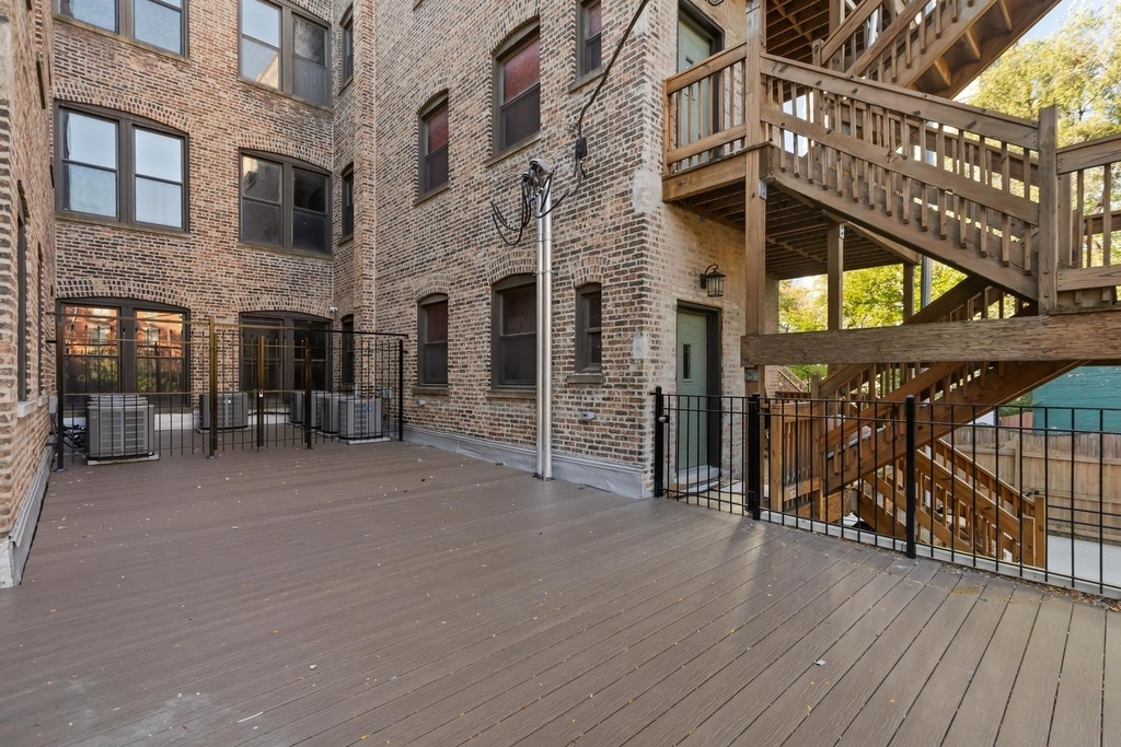 444 E 48th Street - Photo 2