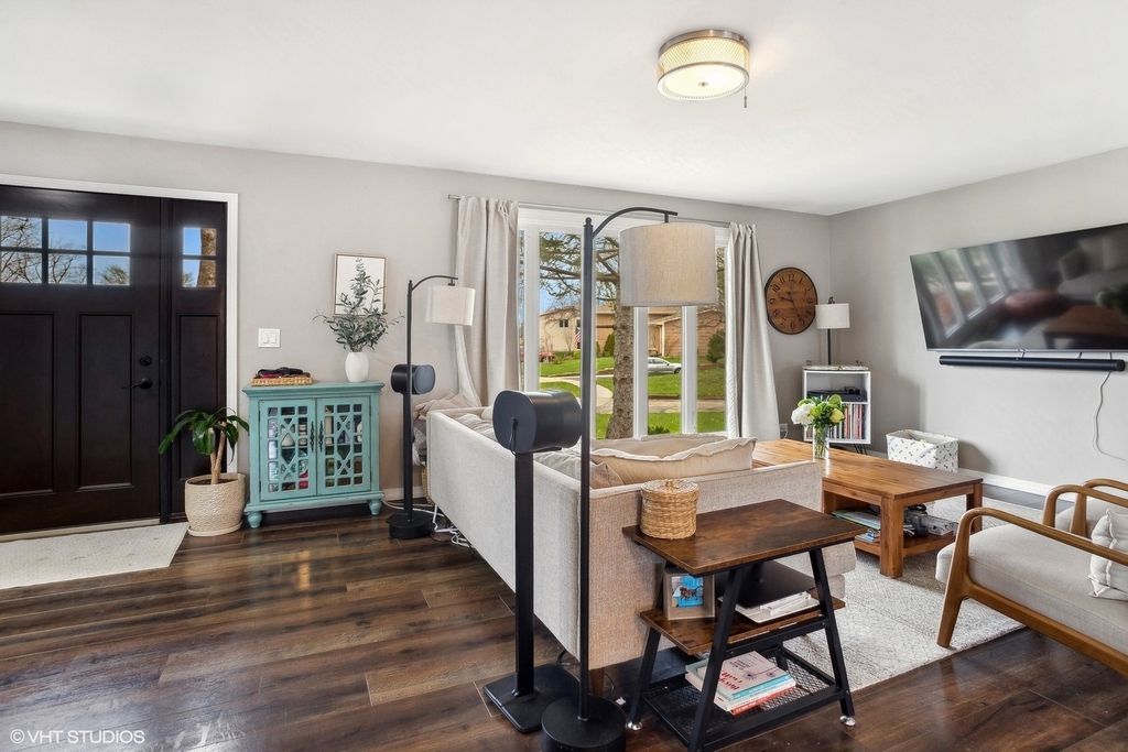 753 Magnolia Circle - Photo 2