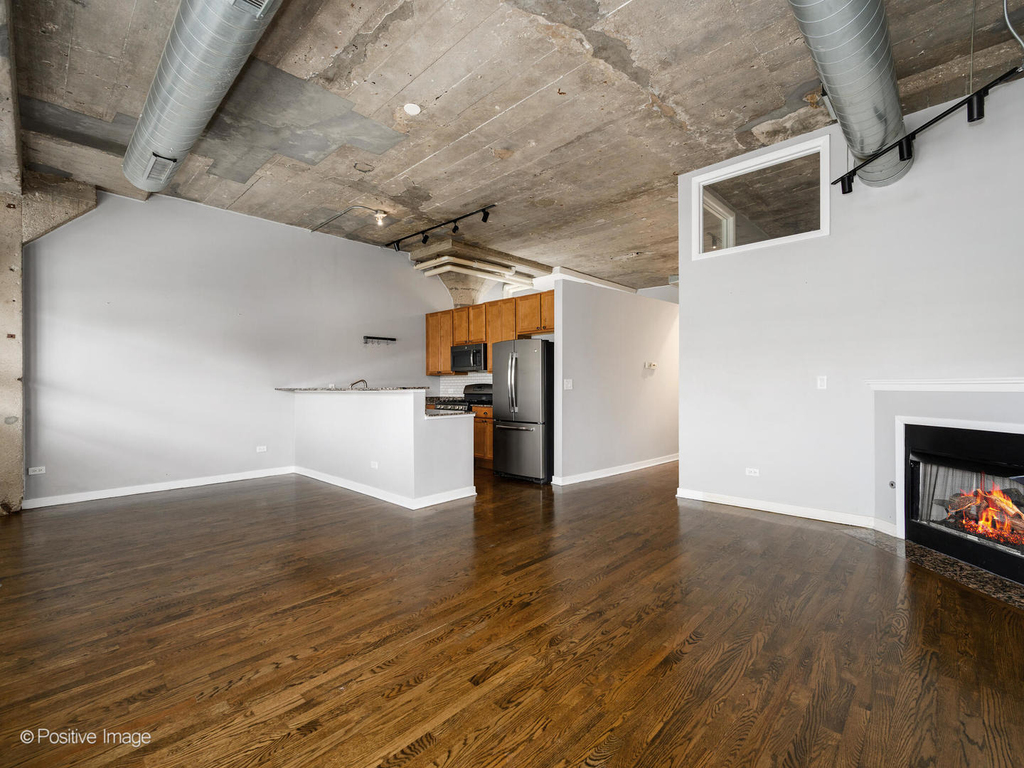 1151 W 14th Place - Photo 2