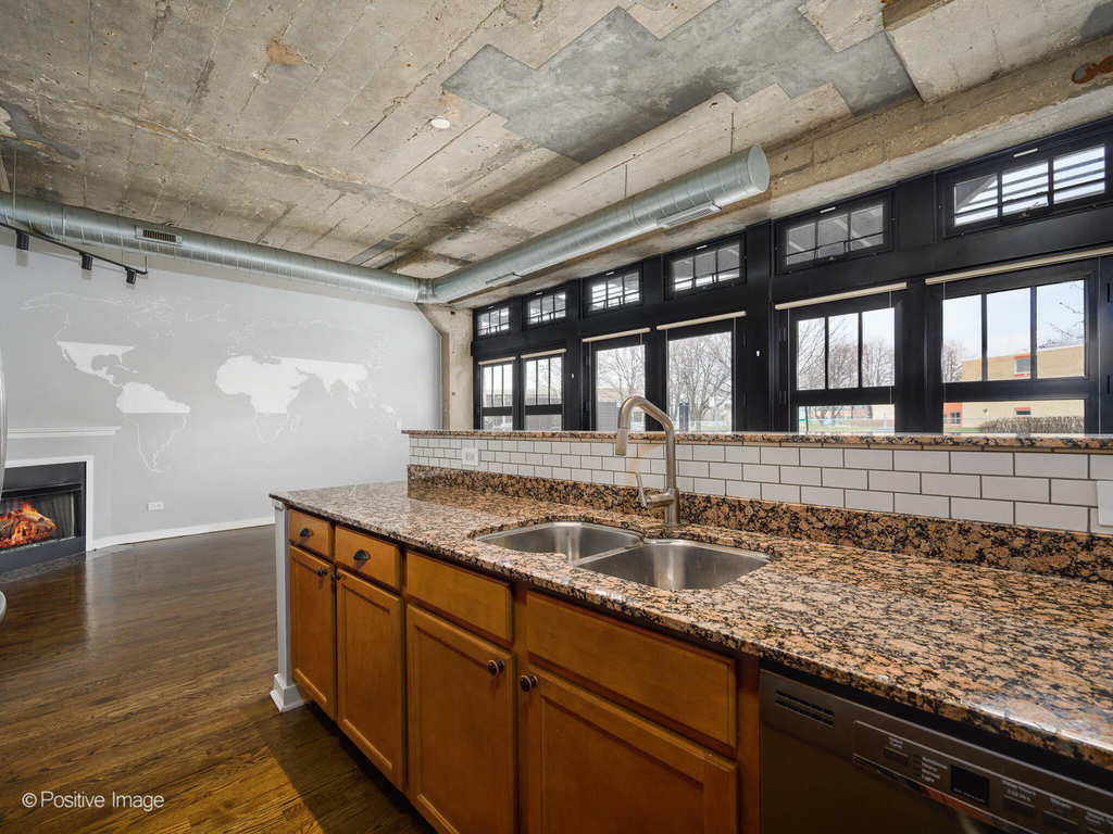 1151 W 14th Place - Photo 9