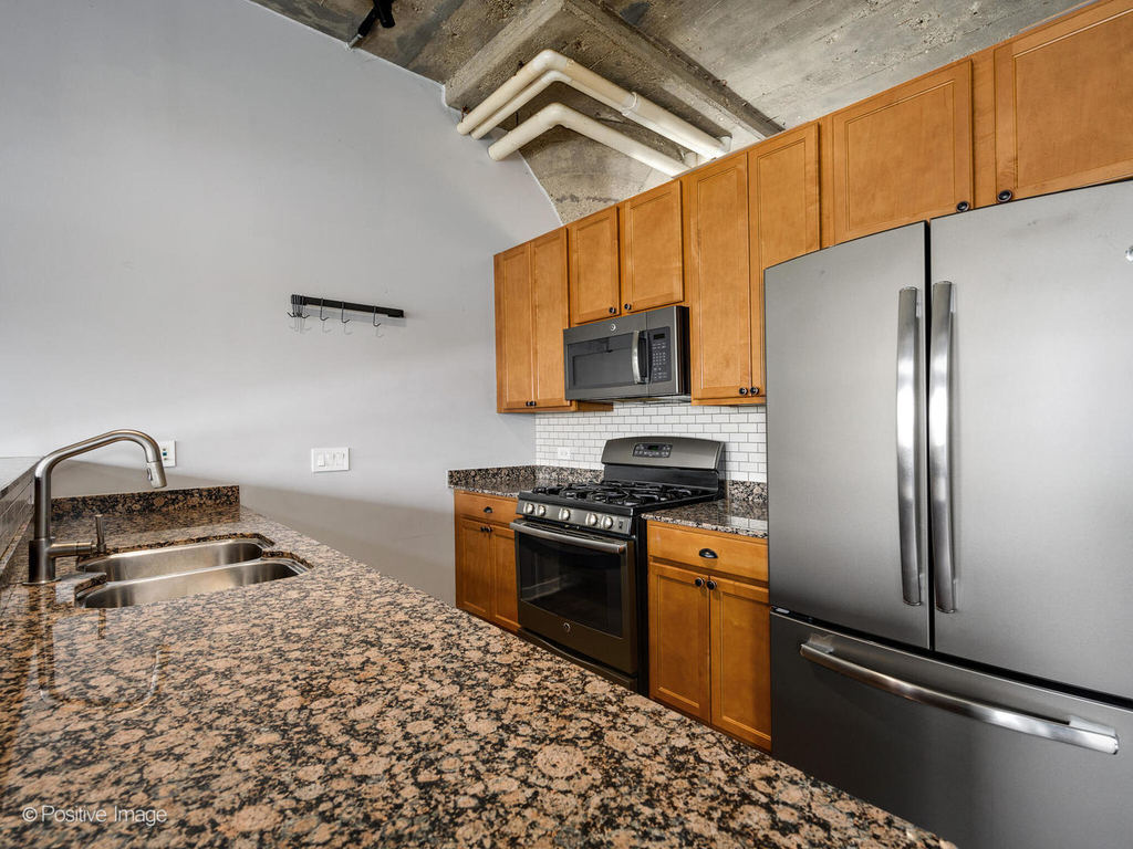 1151 W 14th Place - Photo 7