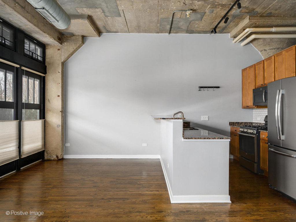 1151 W 14th Place - Photo 5
