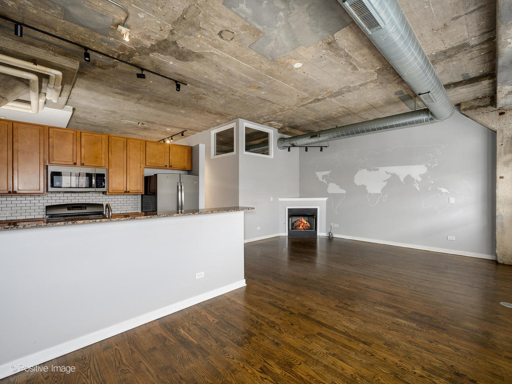 1151 W 14th Place - Photo 4