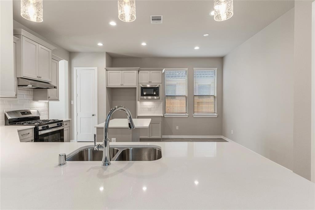 4207 Maple Glen Drive - Photo 10