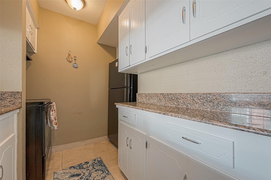 2101 Fountain View Drive - Photo 14