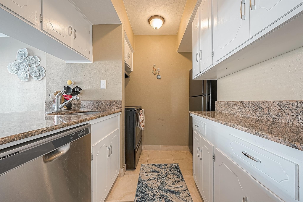 2101 Fountain View Drive - Photo 12