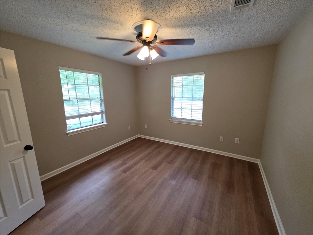 18891 Ferne Drive - Photo 4