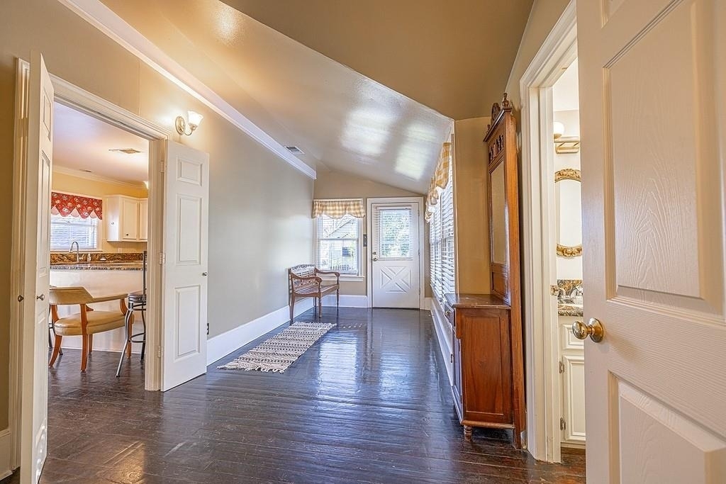 809 Milam Street - Photo 2