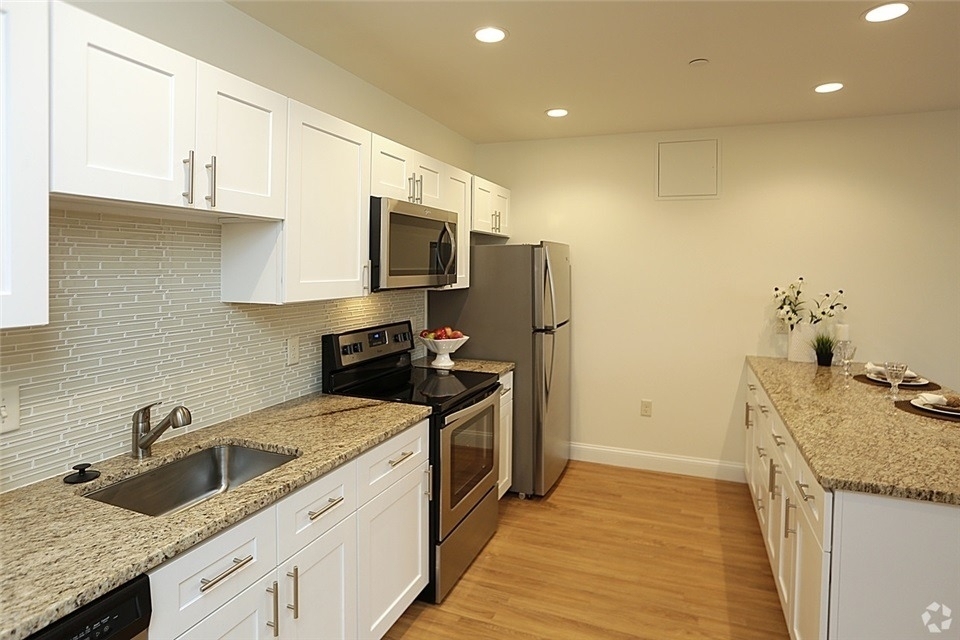 875 Elm - Photo 5