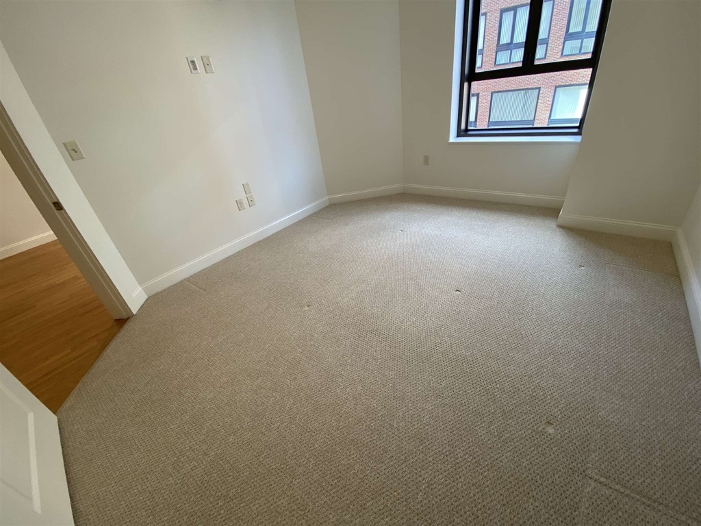 875 Elm - Photo 23