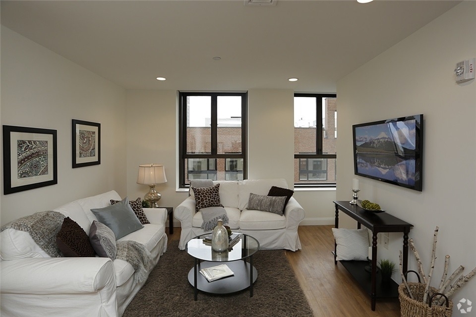 875 Elm - Photo 8
