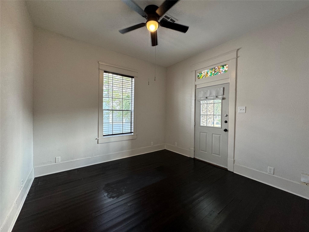 805 Saint Mary's Boulevard - Photo 2
