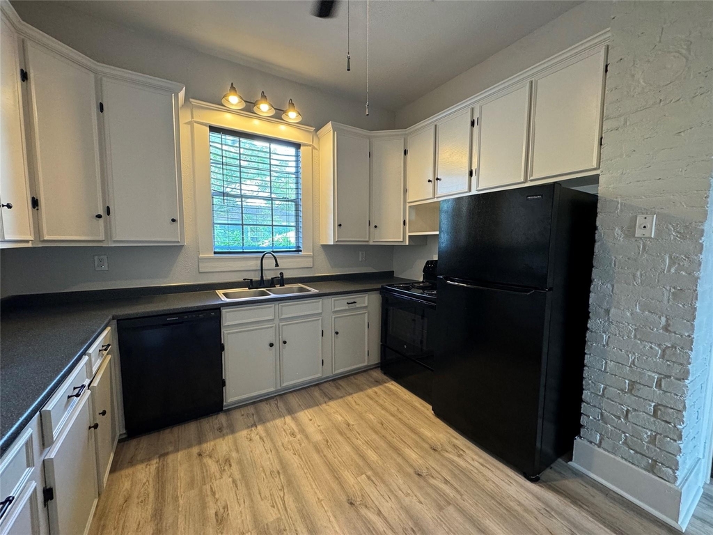 805 Saint Mary's Boulevard - Photo 7
