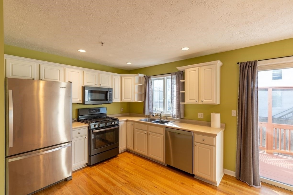 204 Washington - Photo 4