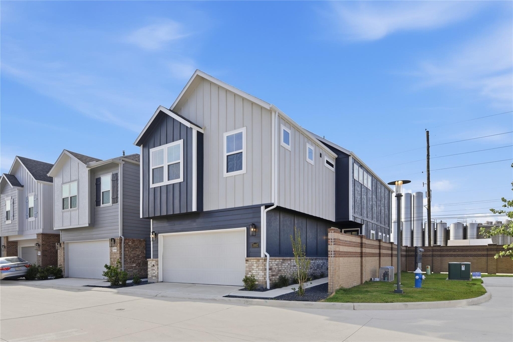 10010 Rustic Charm Street - Photo 2