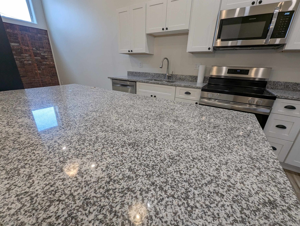 22 South Main - Photo 2