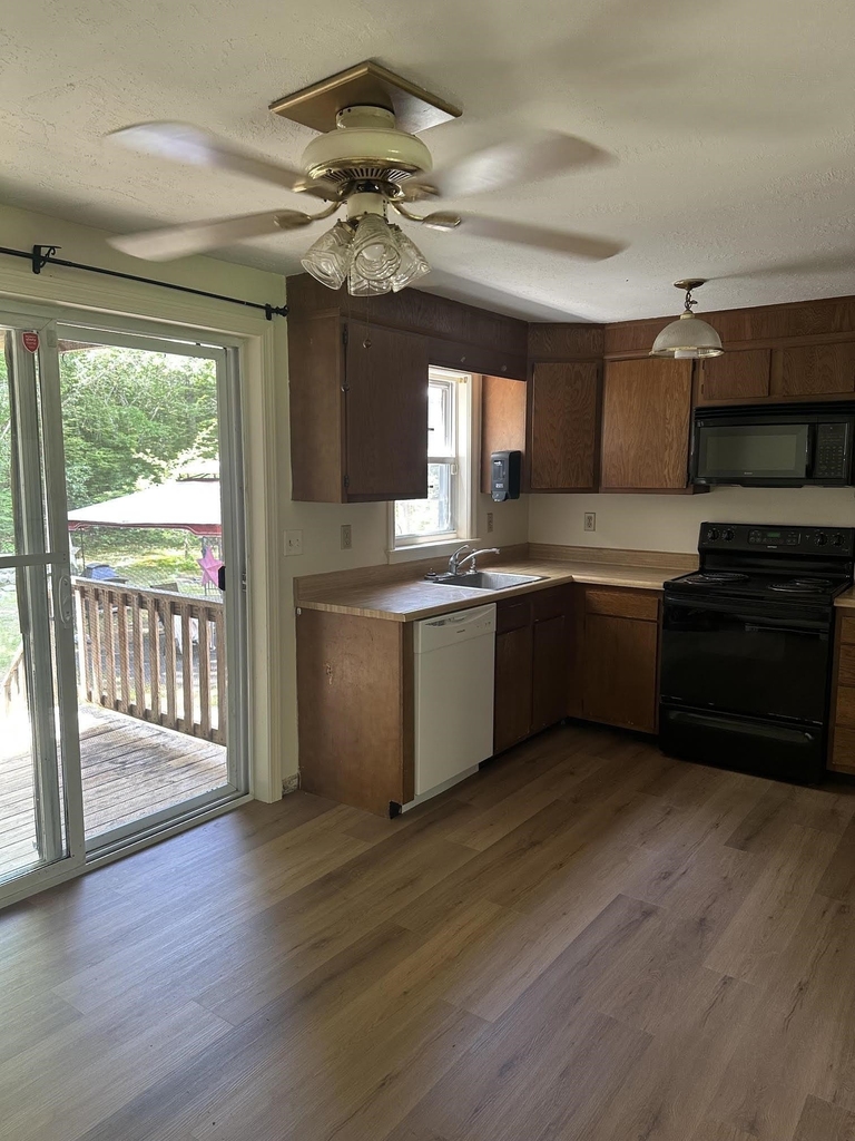 153 Hampstead - Photo 1