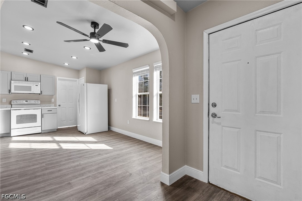 1505 E 15th Street - Photo 4