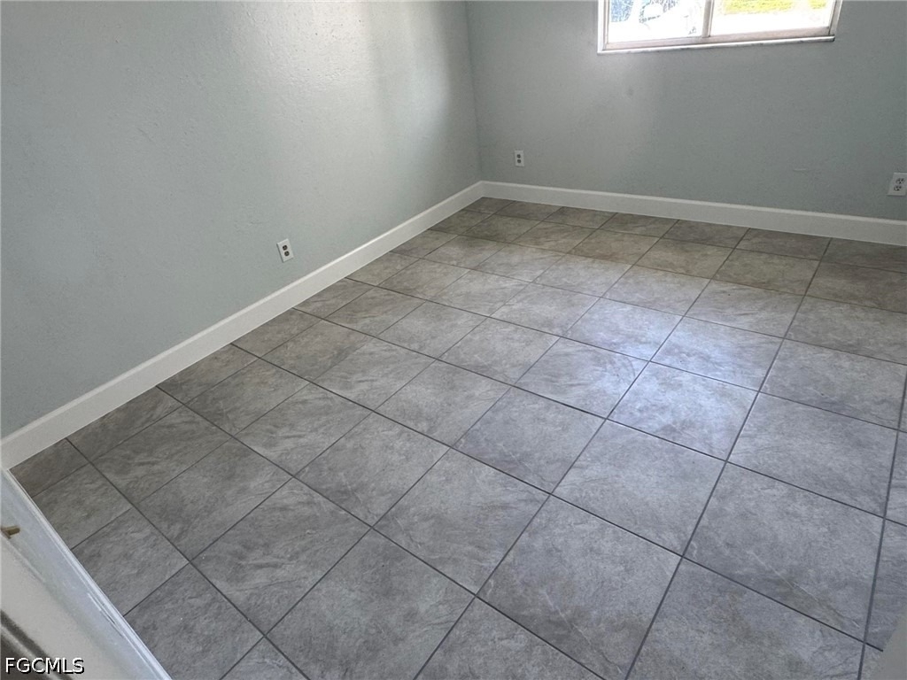 2027 Eloise Circle - Photo 5
