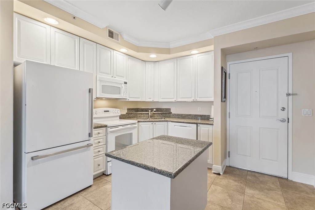 2825 Palm Beach Boulevard - Photo 5