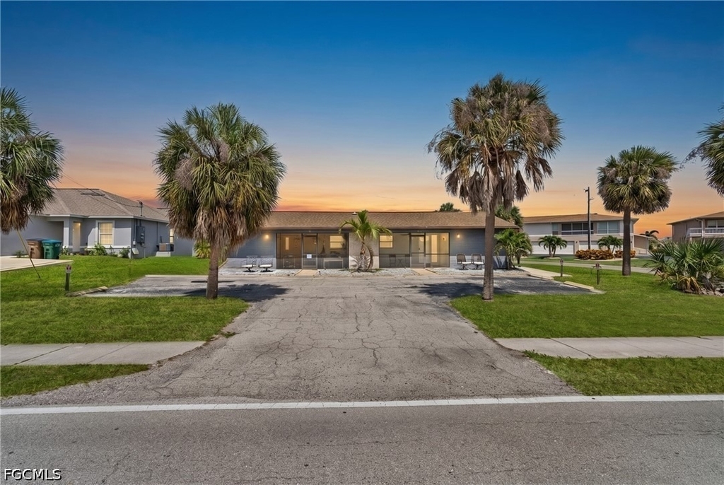 4353 Country Club Boulevard - Photo 2