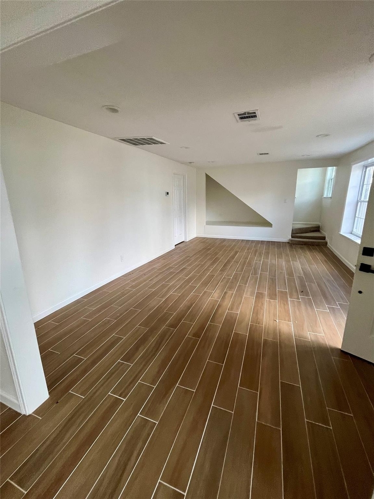 302 Moody Street - Photo 9
