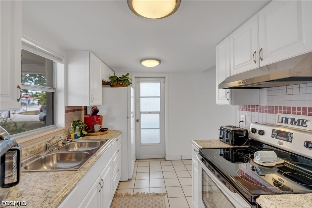 5226 Coronado Parkway - Photo 8