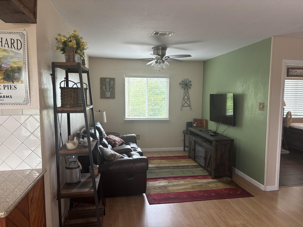 5324 Aurora Drive S - Photo 4
