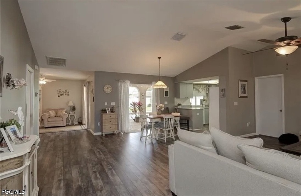 1320 Se 25th Lane - Photo 8