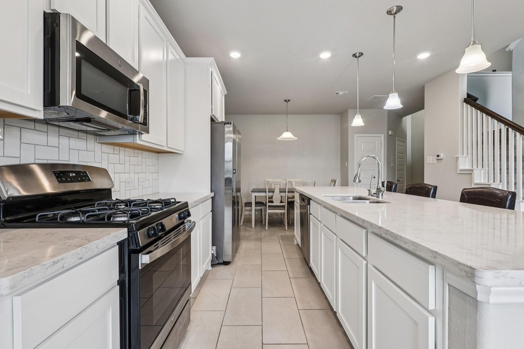 7333 Hinsdale Drive - Photo 11