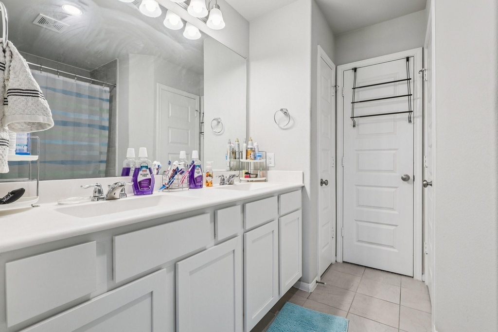 7333 Hinsdale Drive - Photo 4