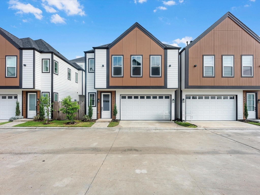 9004 Orange Spring Drive - Photo 0