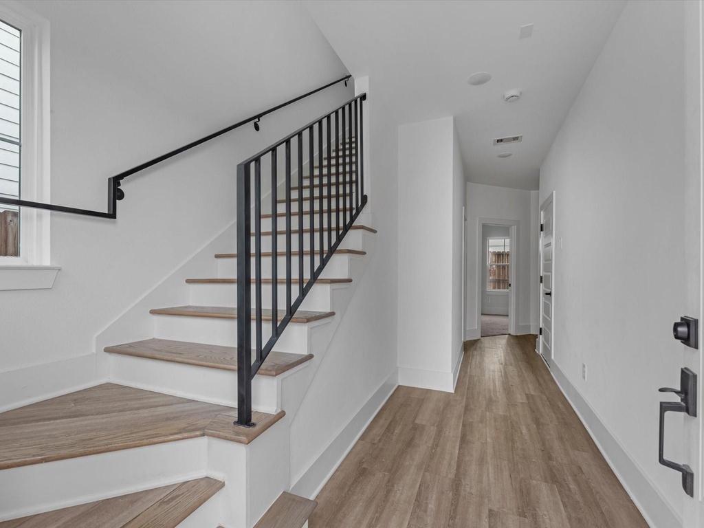 9004 Orange Spring Drive - Photo 3