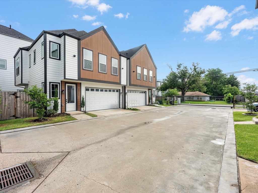 9004 Orange Spring Drive - Photo 1