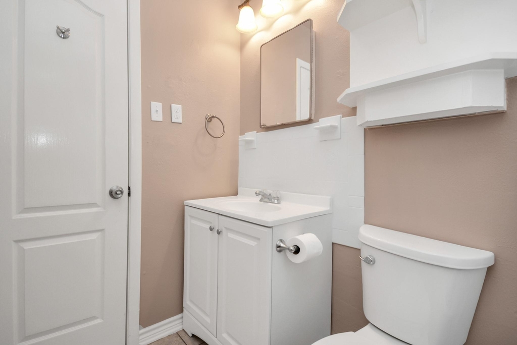 1906 Airline Drive - Photo 18